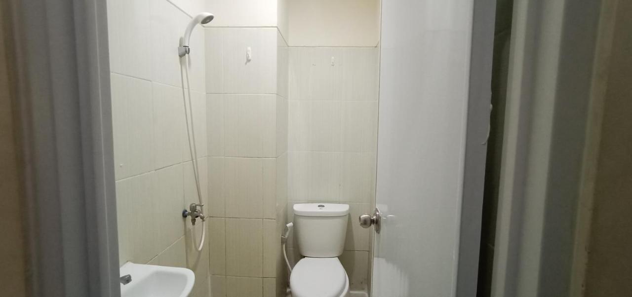 Hotel Giant Kost Tangerang Exteriér fotografie