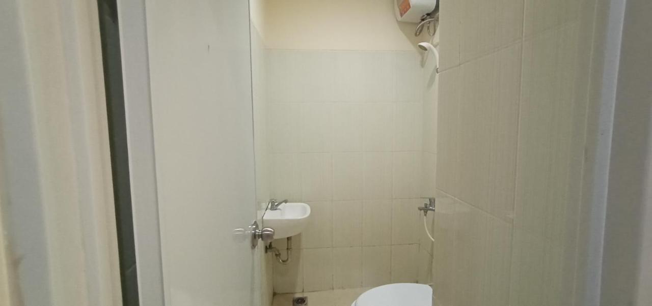 Hotel Giant Kost Tangerang Exteriér fotografie
